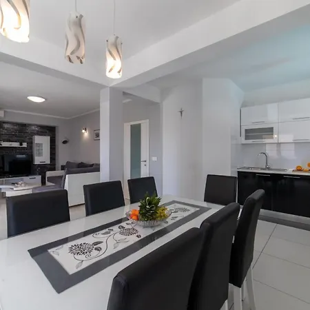 Ban Apartament Trogir