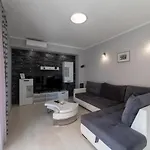 Ban Apartment *