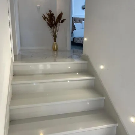 Ban Apartament *